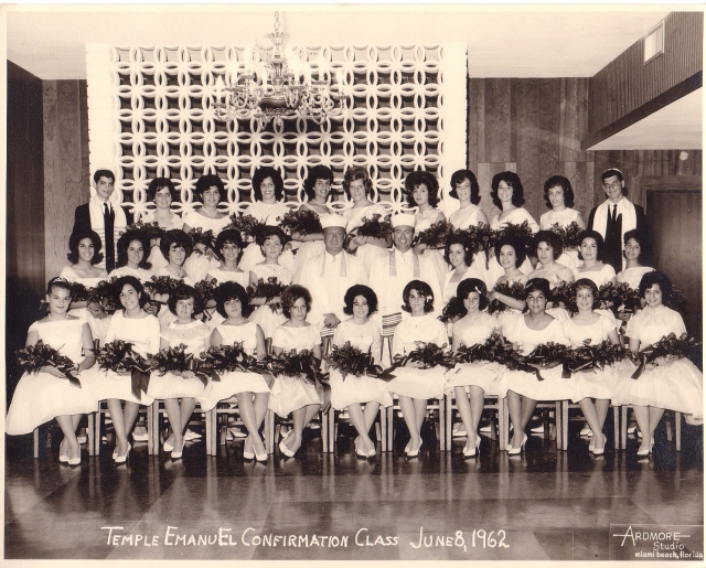 Confirmation class Temple Emanuel 1962.  Can you pick out those of the Class of Hi Tide 65?